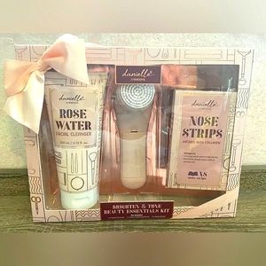 Danielle Creations Brighten & Tone Beauty Essentials Kit NWT